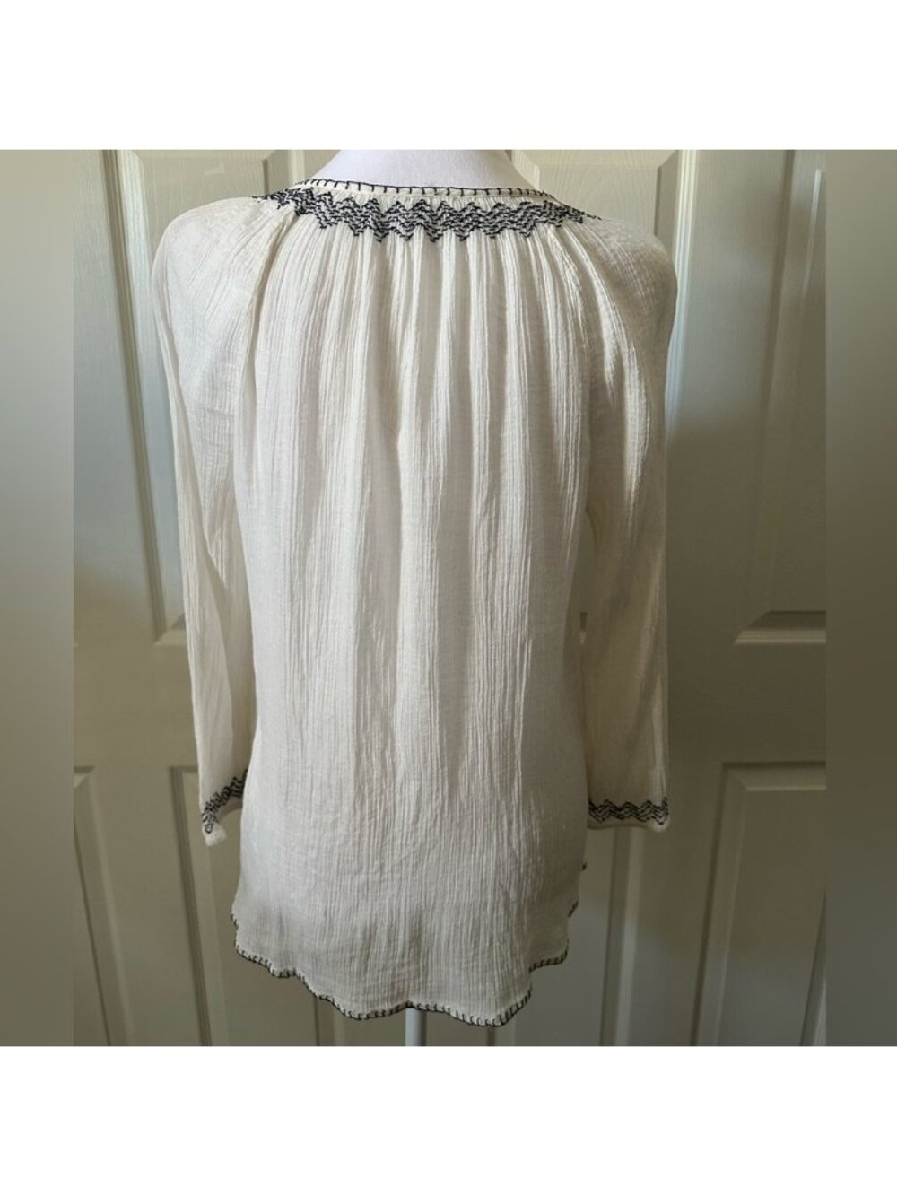 Boho Embroidered Top, long sleeves, Medium - Picture 4 of 5